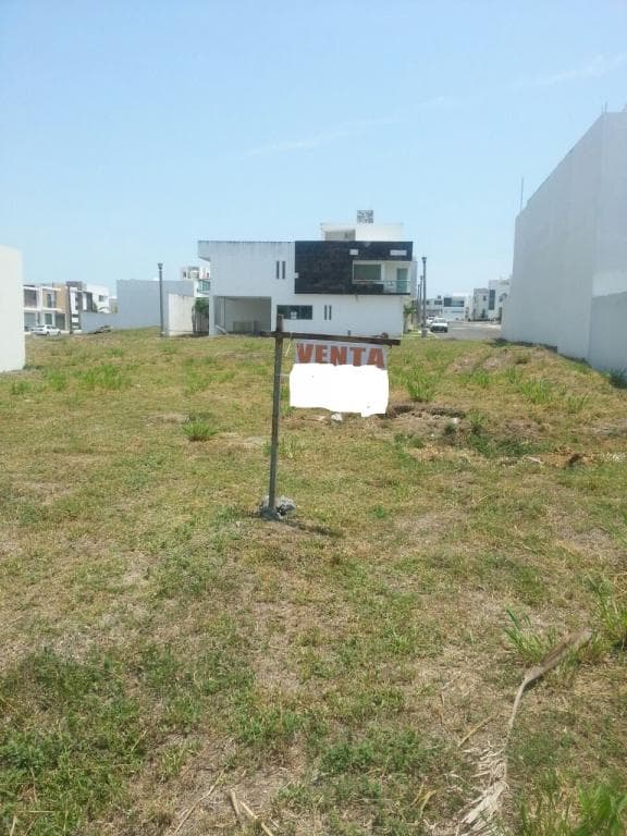 Excelente terreno en circuito Estero - 1