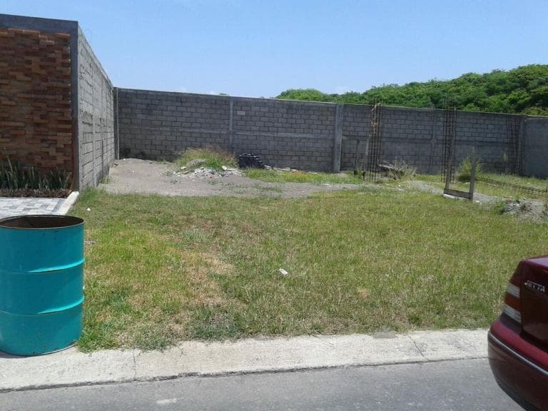 Excelente terreno en Fracc Lomas del Sol - 1