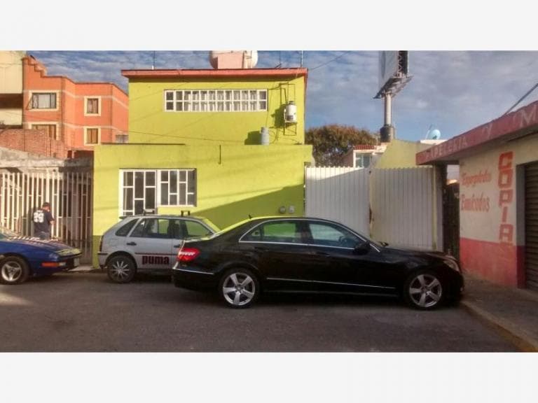 HERMOSA CASA EN VENTA EN 16 DE SEPT Y BLVD LAS TORRES - 1