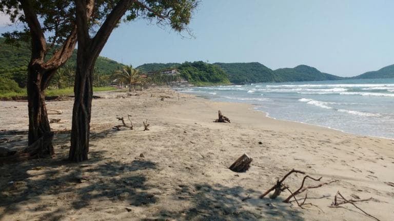 A Pie de Playa con Escritura en Pagos - 1