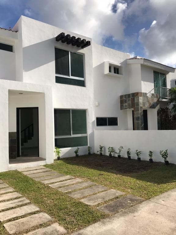 Vendo Casa en Residencial La Calma - 1