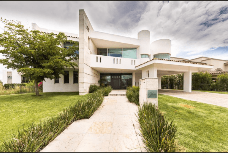 Residencia de Lujo en el mejor Fraccionamiento de Querétaro - 1