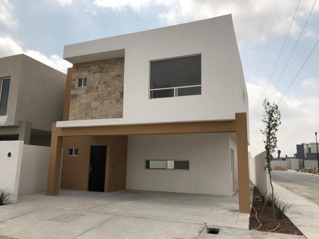 casa en venta en ramos arizpe 3 recamaras 3.5 baños - 1