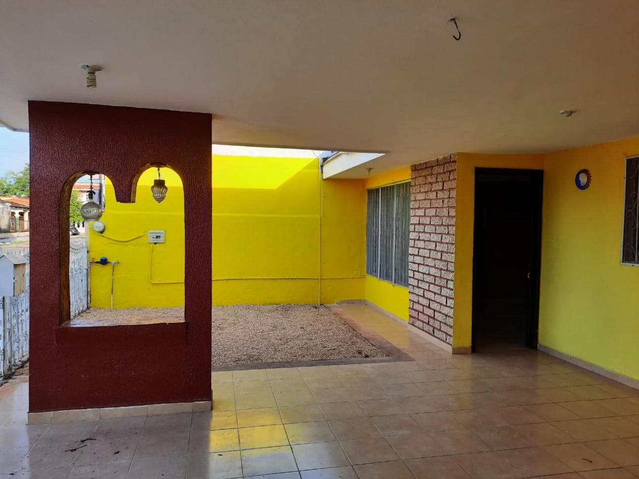 Venta de hermosa casa zona poniente de Mérida - 1