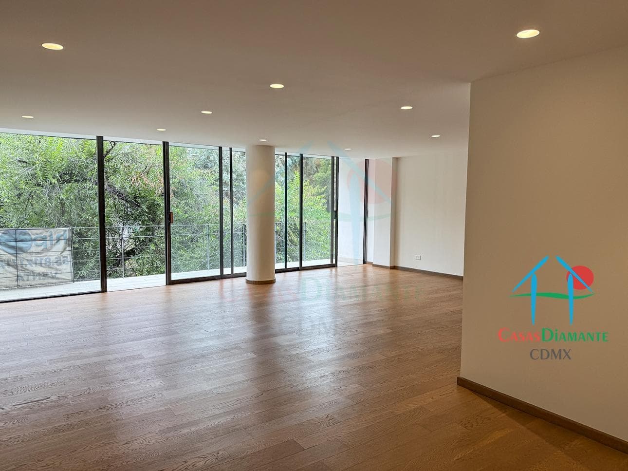 Departamento Remodelado con Terraza y 3 Recámaras - 1