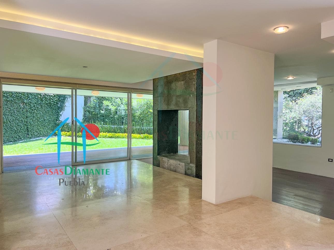 Casa en La Vista Country Club con Jardín, Terrazas y 5 Rec - 1