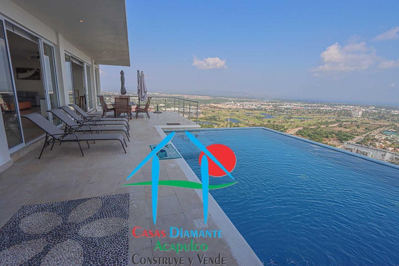 Casa en venta con vista al mar y alberca privada - 1