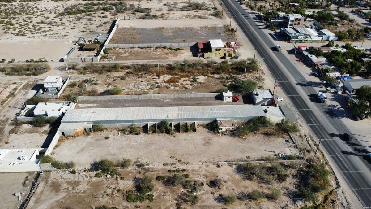 TERRENO EN RENTA EN CENTENARIO A ORILLA DE CARRETERA. - 1
