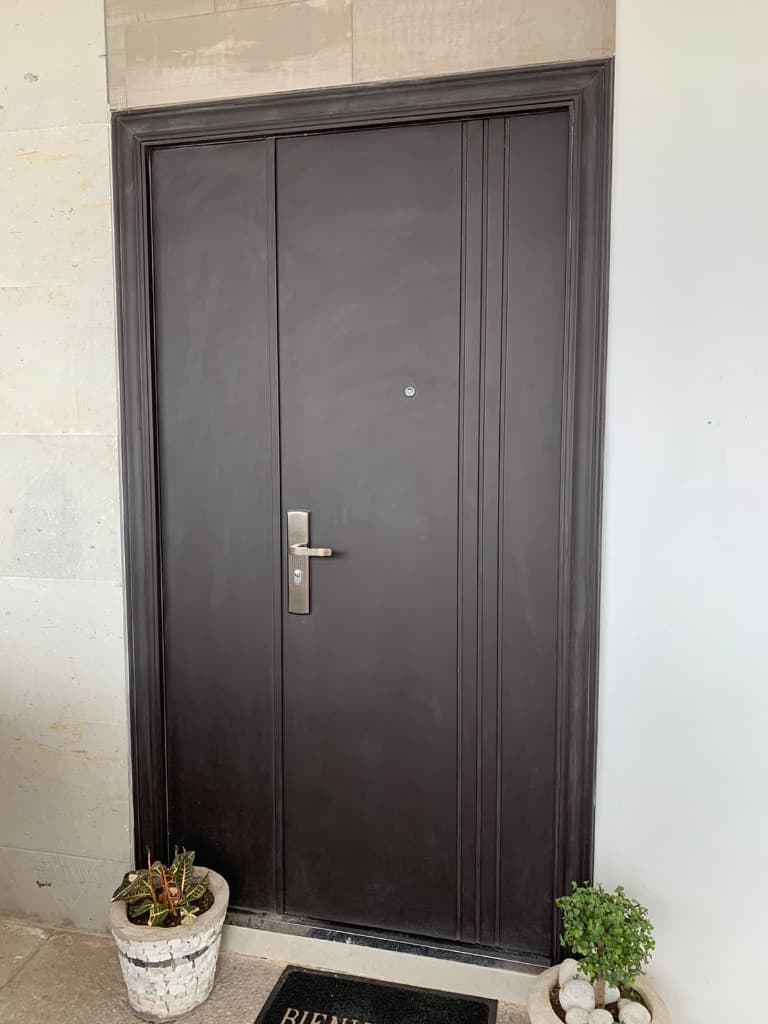 Casa semi amueblada de dos pisos con - 1