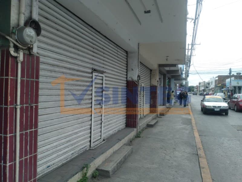 VENTA DE 3 LOCALES COL. M. AVILA CAMACHO, POZA RICA, Manuel Avila Camacho - 1