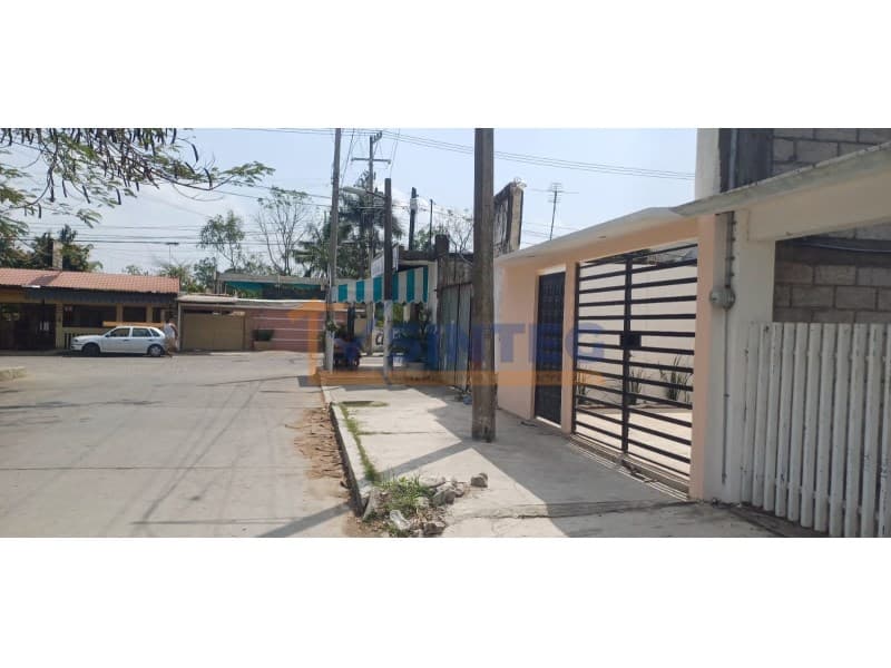 VENTA DE CASA 2 PISOS COL. RUIZ CORTINEZ, COATZINTLA, Adolfo Ruiz Cortines - 1