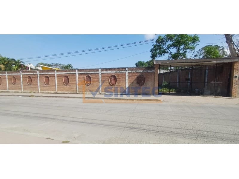VENTA DE TERRENO 2043 M2 COL. BARRIO DE XICO, COATZINTLA, De Xico - 1