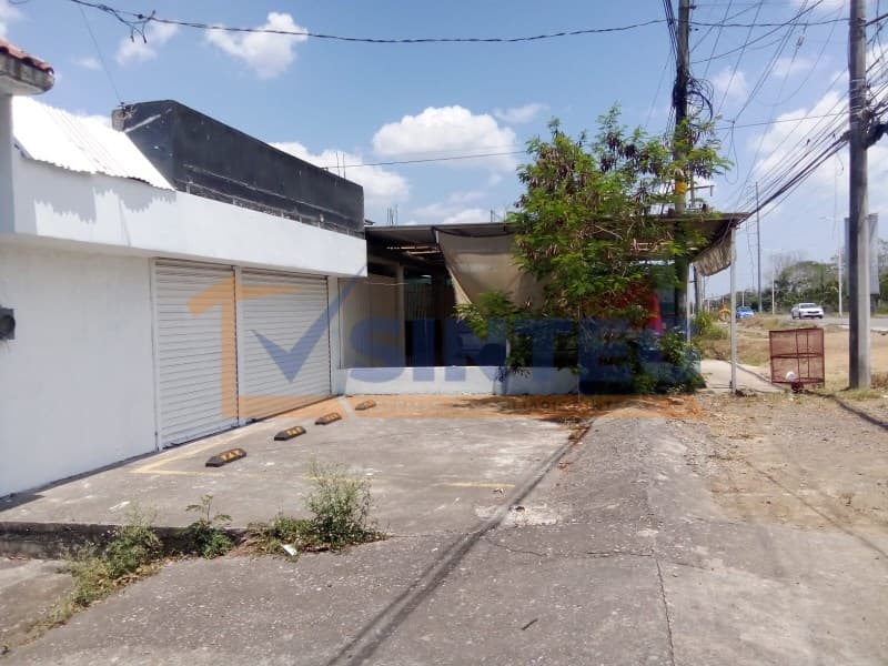RENTA DE LOCAL COMERCIAL 70 M2 COL VILLA DE LAS FLORES, POZA RICA, VERACRUZ, Villa de las Flores - 1