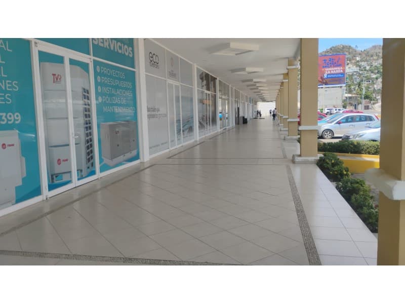 RENTA LOCAL 11 EN PLAZA LAKES ACAPULCO DIAMANTE, Puerto Marqués - 1