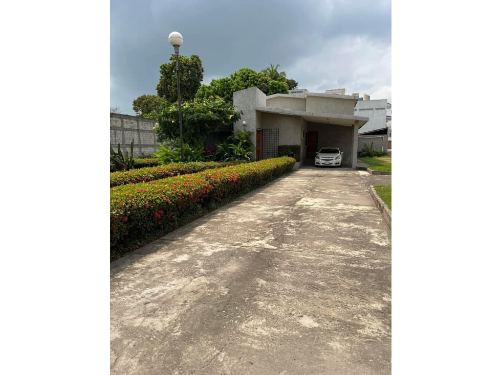 SE VENDE CASA cerca del fracc. Marcos Buendía - 1
