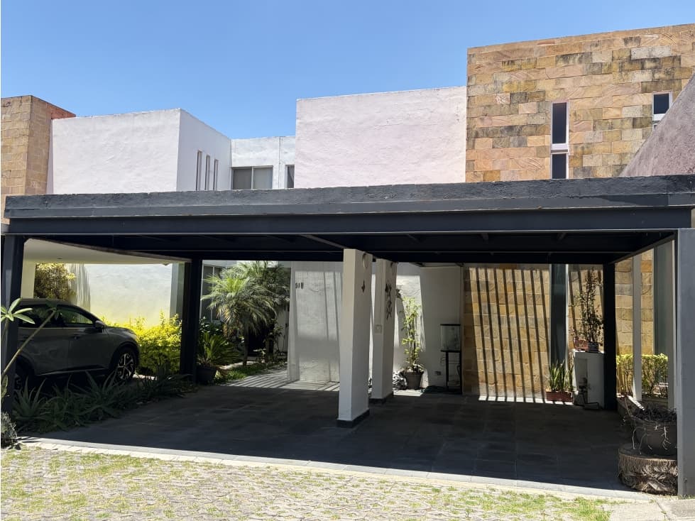 RENTA DE CASA EN LOMAS 1 - 1