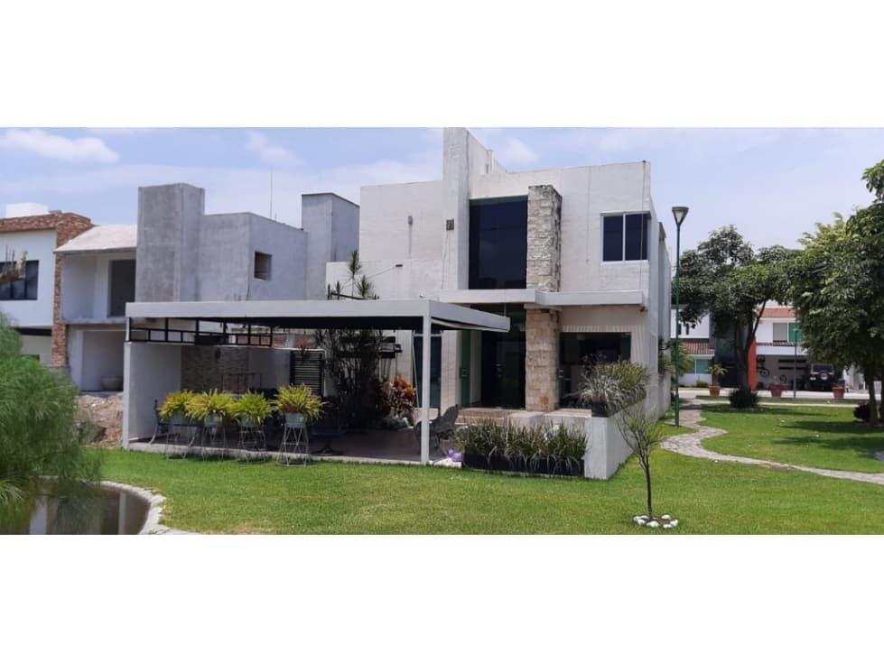 Venta de Casa Sola en Fracc. Pavorreales - 1