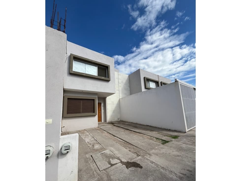 VENTA CASA RESIDENCIAL CANTABRIA CORREGIDORA, QUERETARO - 1
