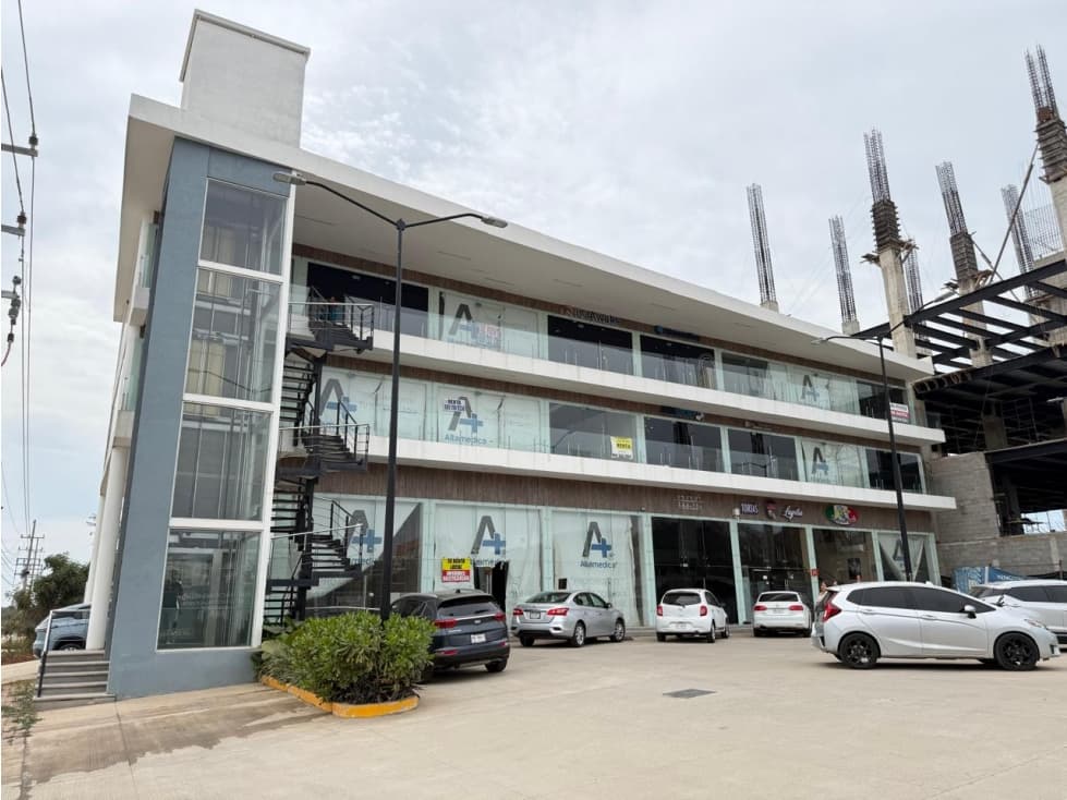 LOCAL NUEVO EN RENTA, PLAZA ALTAMÉDICA JUNTO A ZONA DE LA MARINA - 1