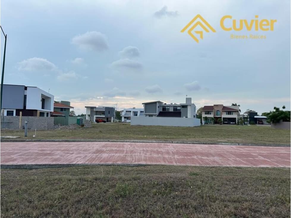 TV2246-DM TERRENO EN VENTA, FRACC. LAGUNAS DE MIRALTA - 1