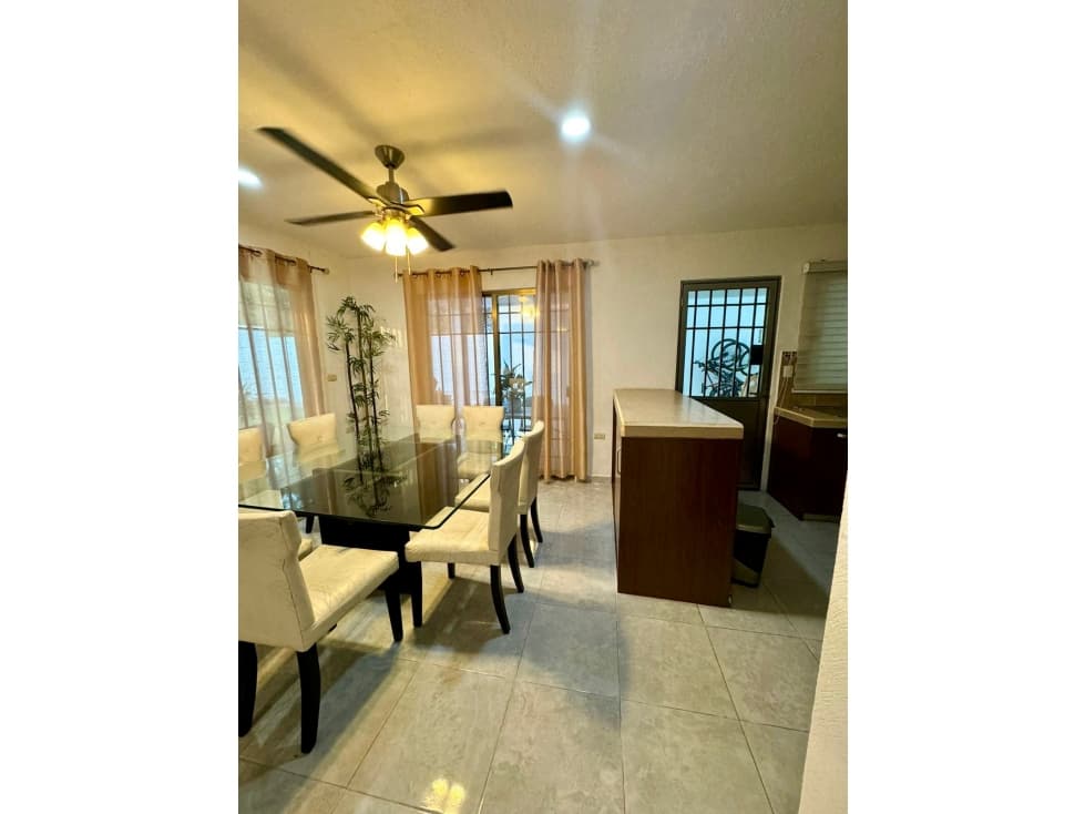 CASA EN VENTA CON TERRENO ADICIONAL, FRACC TENERIFE ANTARA. - 1