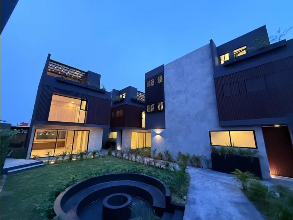 Casa nueva en renta 3 recámaras con 9 amenidades. Excelente ubicación! - 1
