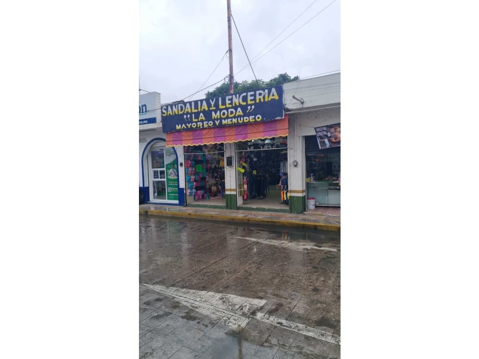 Loca en Calle Abraham Bandala, Centro de Cardenas. - 1
