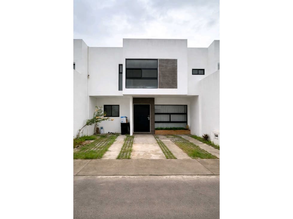 VENTA-CASA EN PRIVADA Y AMENIDADES 2 Recámaras Estudio Garaje p2 Auto2 - 1