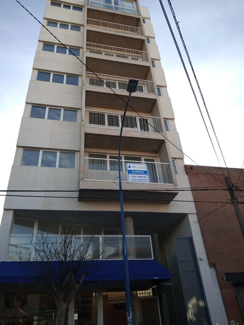 Oficina en Plaza Mitre - 1