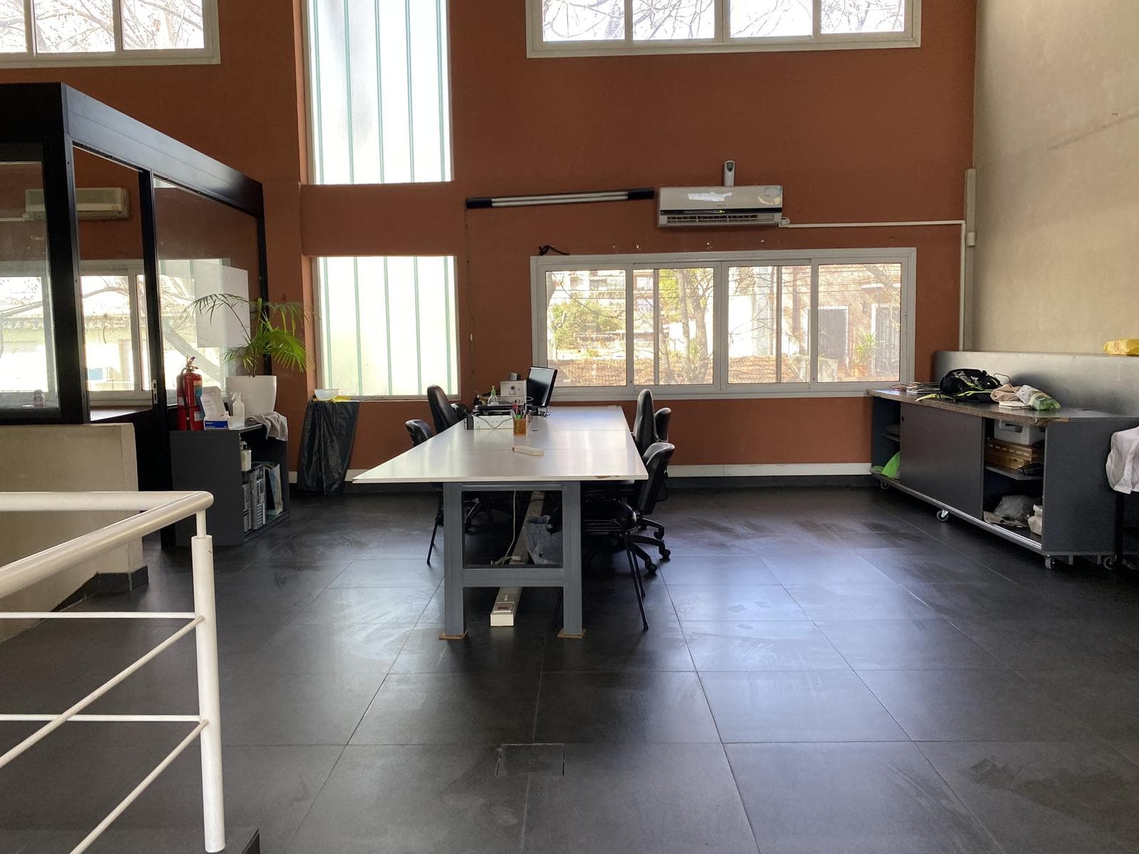 Venta oficina de 202m2 totales con patio-Roosevelt 4500 (Villa Urquiza) - 1