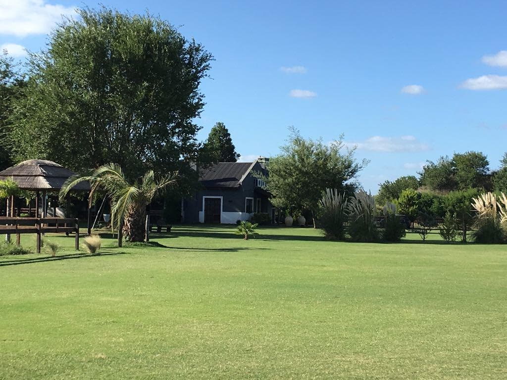 Casa en Venta en club de Polo en Mercedes - 1