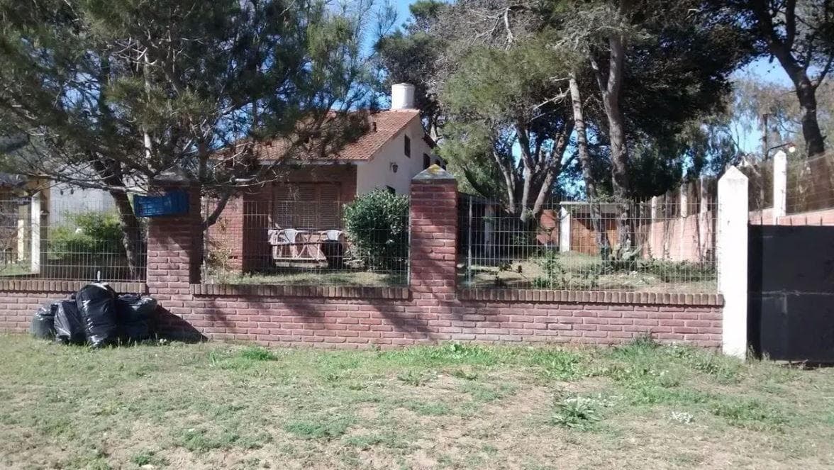 Casa en venta - 6 dormitorios 3 daños- 500mts2 - Nueva Atlantis - 1