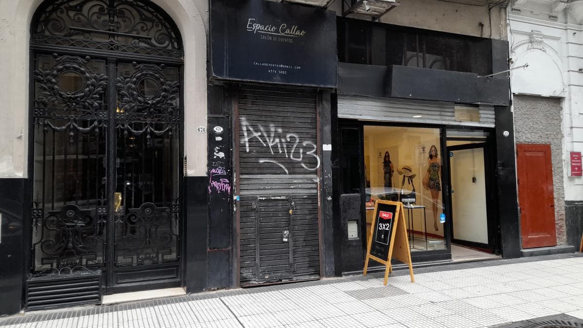 Salon de 245m2 en subsuelo - 1