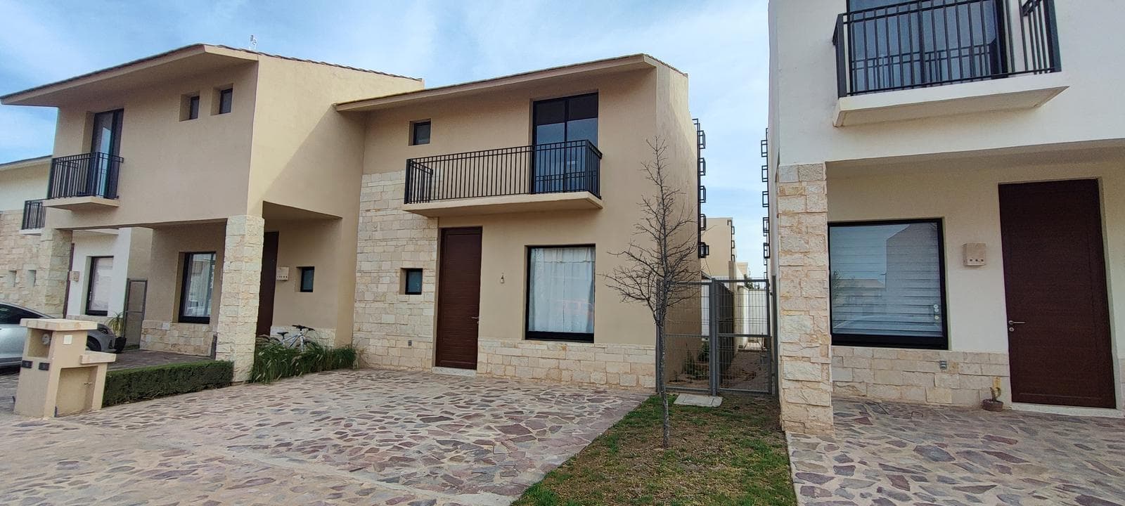 CASA EN RENTA EN HACIENDA VALBUENA - 1
