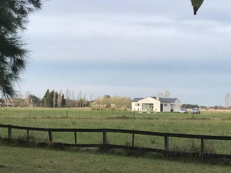 Divina casa en alquiler y venta en LA ESTANCIA BENQUERENCIA - 1