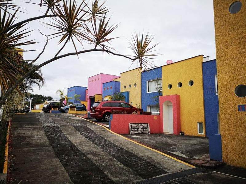 CASA EN VENTA CON EXCELENTE UBICACIÓN - 1
