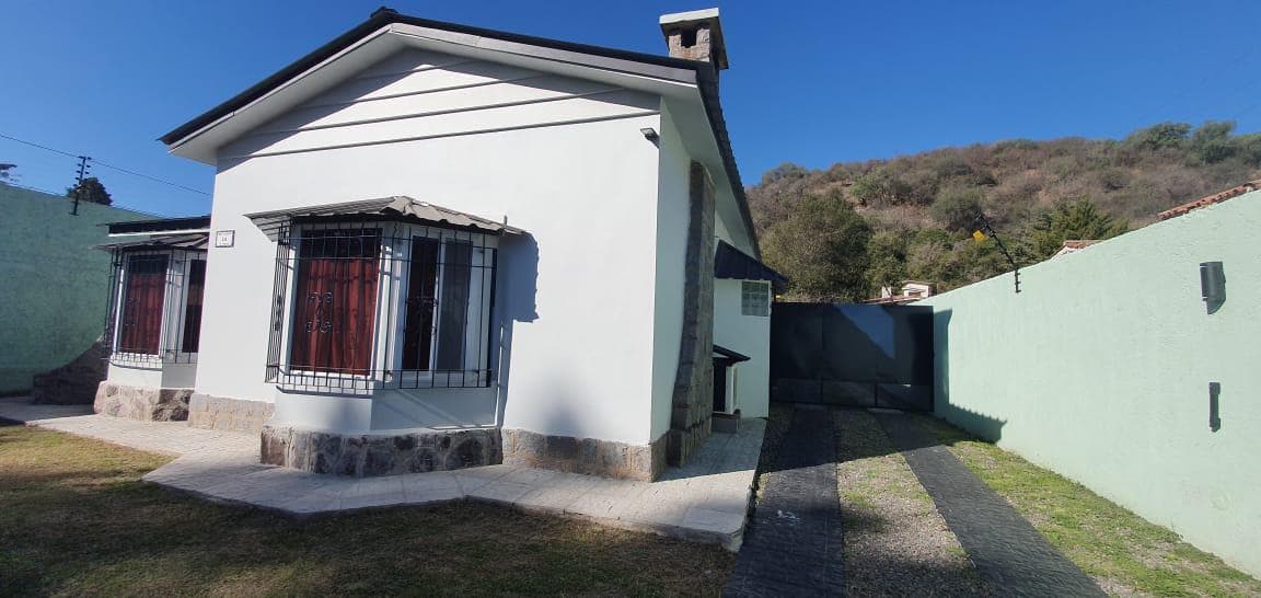 Selecta Casa + Depto en Venta Río Ceballos Córdoba - 1