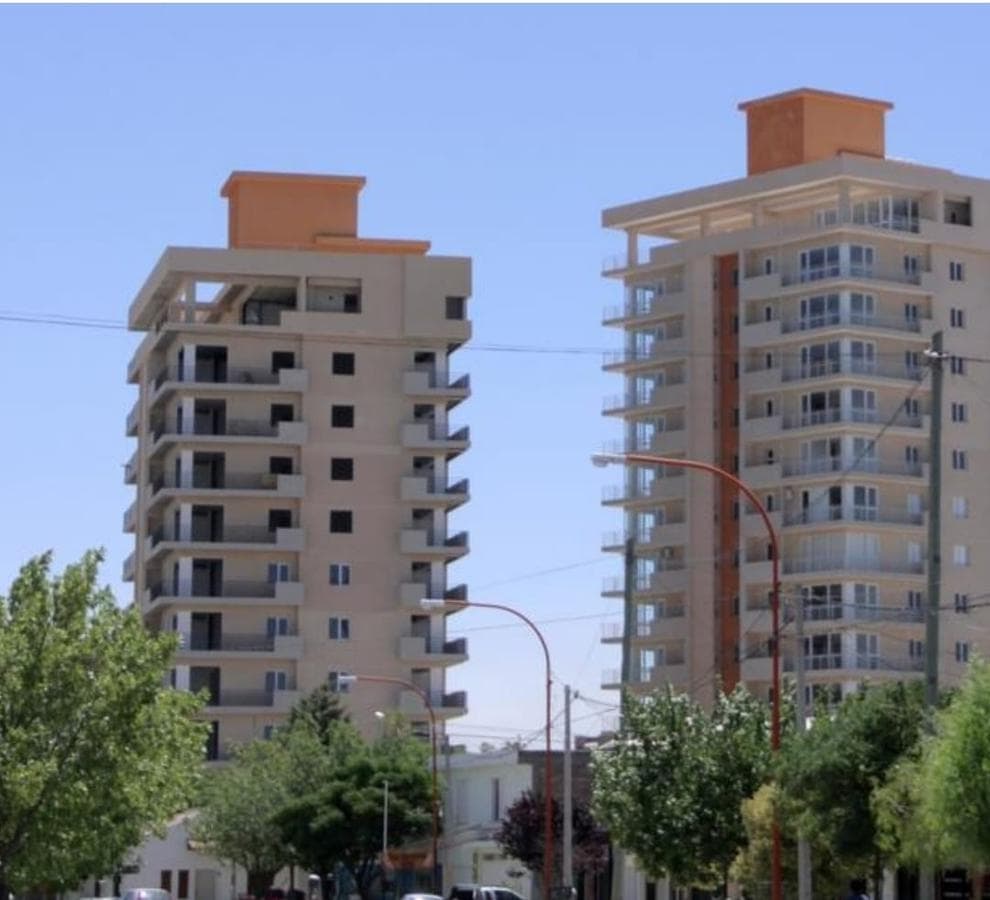 Venta departamento 2 domitorios - Jardines de Esmeralda - Cipolletti - 1