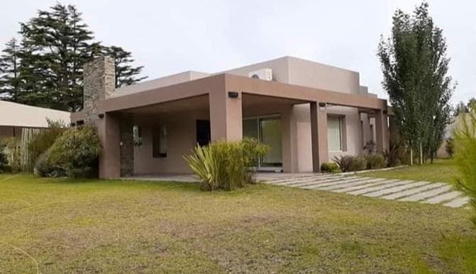 Terreno en venta - 2 dormitorios 2 baños - 650mts2 - Monte Hermoso - 1