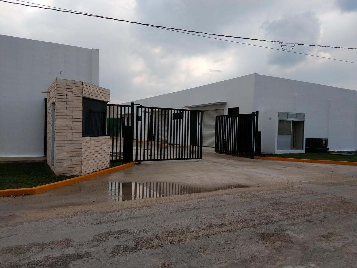 Bodega de 200m2 ubicada en Carretera a Chicxulub - 1