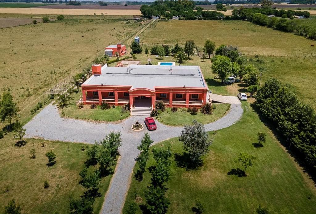 Venta Finca San Andrés de Giles Casa 980m2 Predio 4 Ha Usos Múltiples-Hotel de Campo - 1