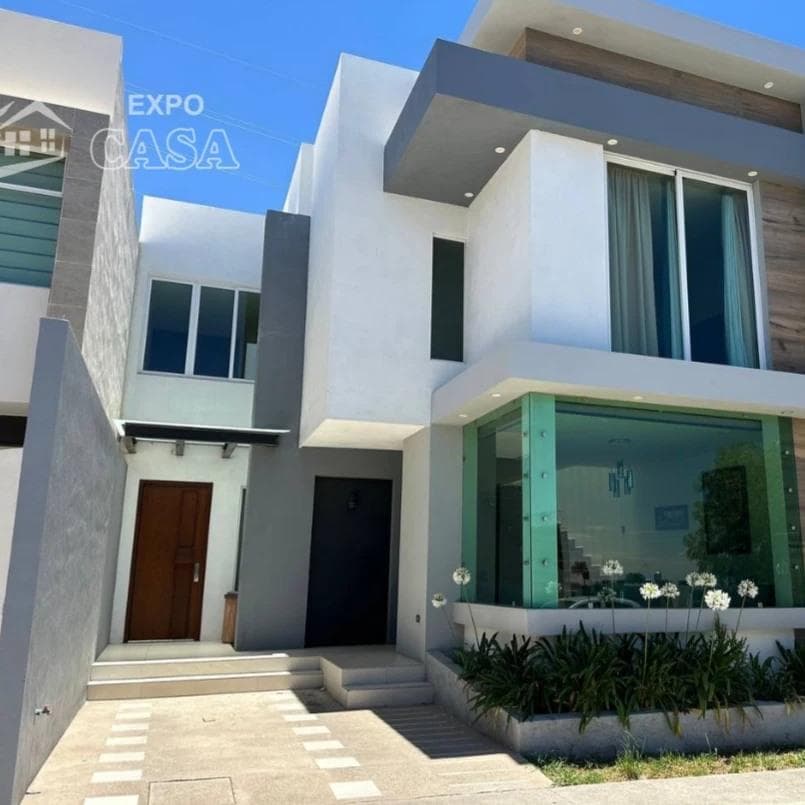Casa en venta en Fraccionamiento villas universidad en Zacatecas, Zacatecas - 1