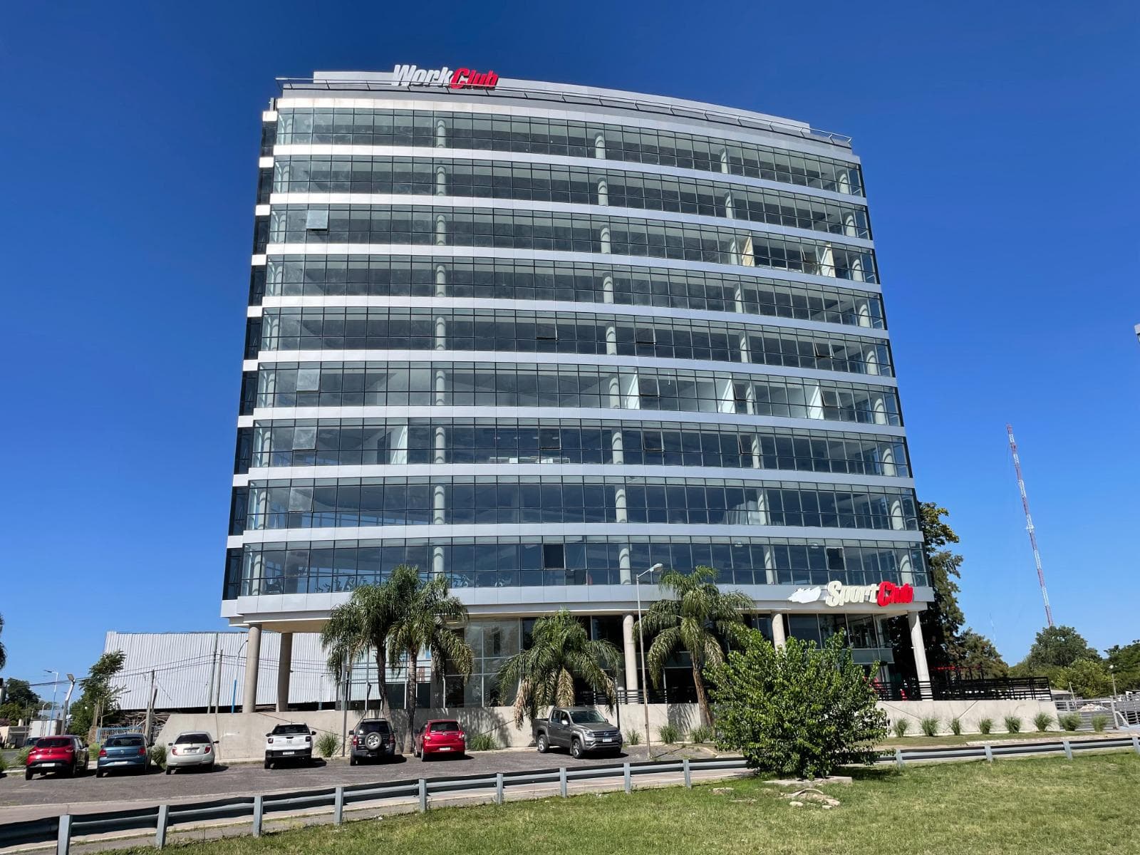 Oficina de 570 m2 en WORK CLUB - Edificio Corporativo Premium Escobar Cocheras - 1