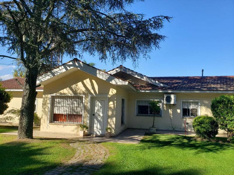 CASA QUINTA EN VENTA FLORENCIO VARELA EL ALPINO - 1