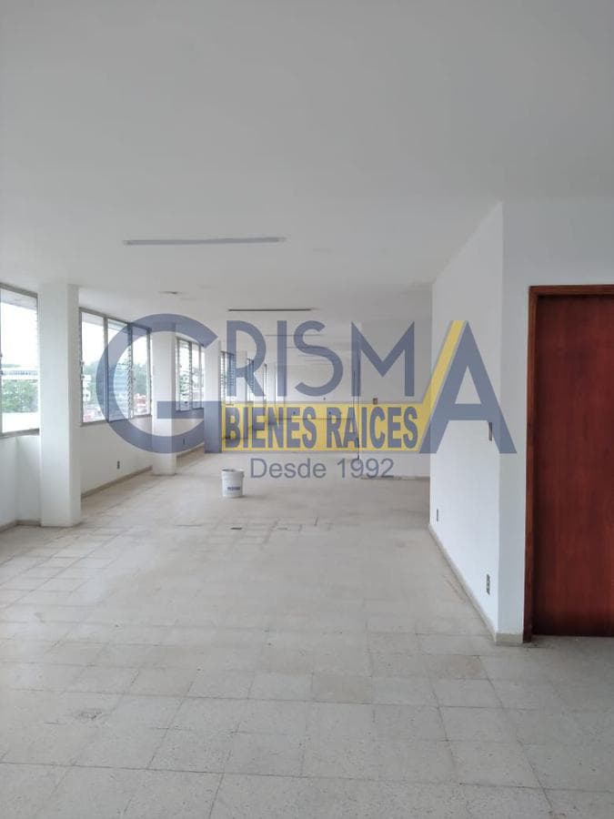LOCAL EN RENTA IDEAL PARA OFICINAS / INSTITUTO EN ZONA CENTRO - 1