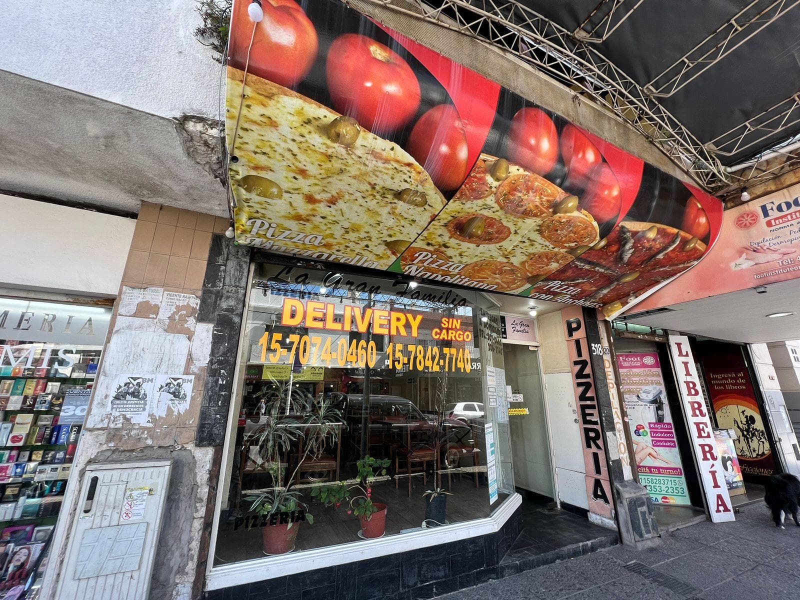 Las Flores 318, Wilde ¡Excelente Local Comercial, Pleno Centro de Wilde! - 1