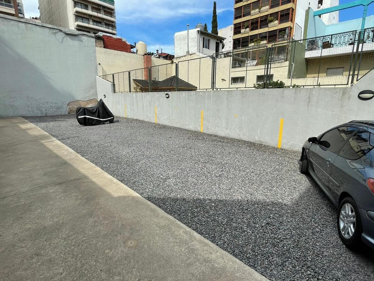 Cochera en venta en el barrio de Flores! - 1