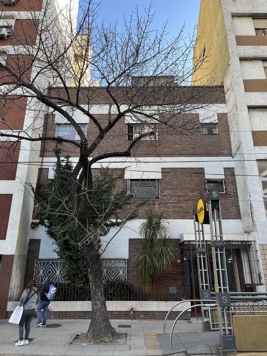 Av. Jujuy al 400 Departamento de 1 ambiente con patio en Venta en Balvanera - 1