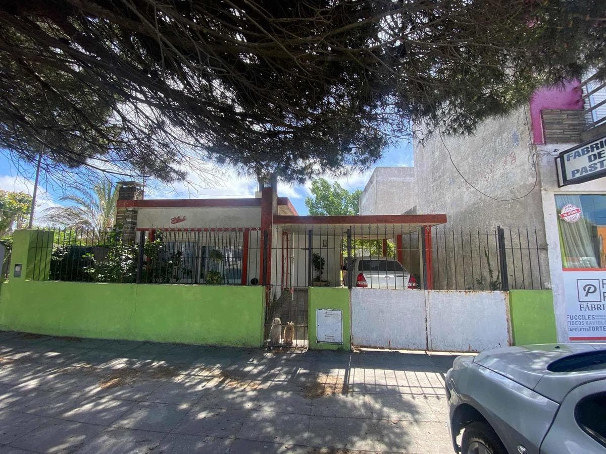 Casa en venta - 1 Dormitorio 1 Baño 2 Cocheras - 330Mts2 - San Clemente del Tuyú - 1