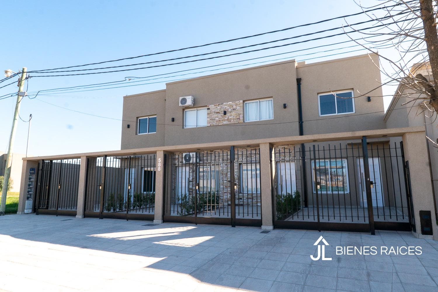 Duplex en venta en el centro de Los Cardales - 1